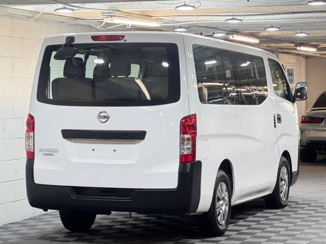 2014 Nissan NV300 Caravan Minibus 2.5 Petrol Auto 10 Seat