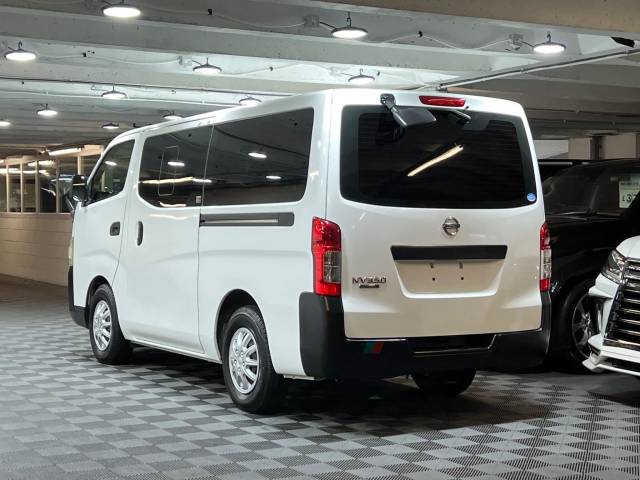 2014 Nissan NV300 Caravan Minibus 2.5 Petrol Auto 10 Seat