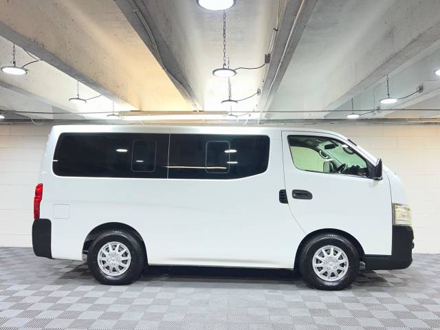2014 Nissan NV300 Caravan Minibus 2.5 Petrol Auto 10 Seat