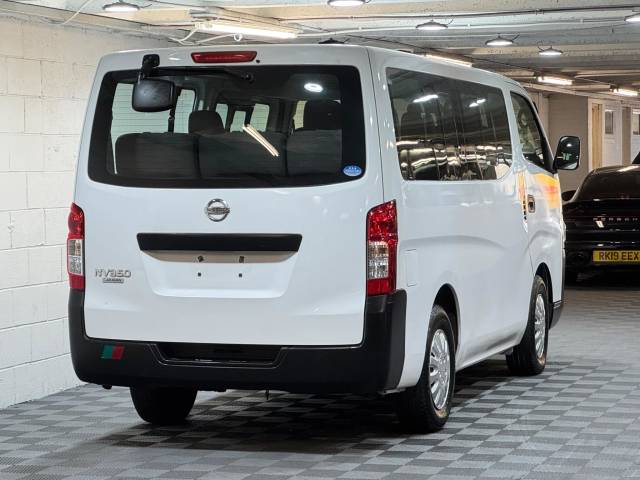 2014 Nissan Nv300 Caravan Minibus 2.5 Petrol Auto 10 Seat
