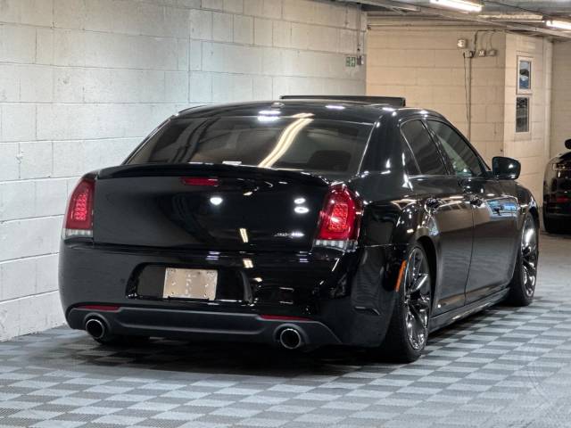 2016 Chrysler 300C SRT (Gen 2 Facelift) 6.4L HEMI V8 [RHD]