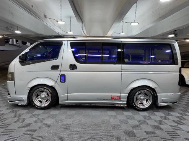 2004 Toyota Hiace DX 2.5 Turbo Diesel Long Wheel Base Auto