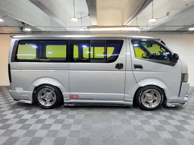 2004 Toyota Hiace DX 2.5 Turbo Diesel Long Wheel Base Auto