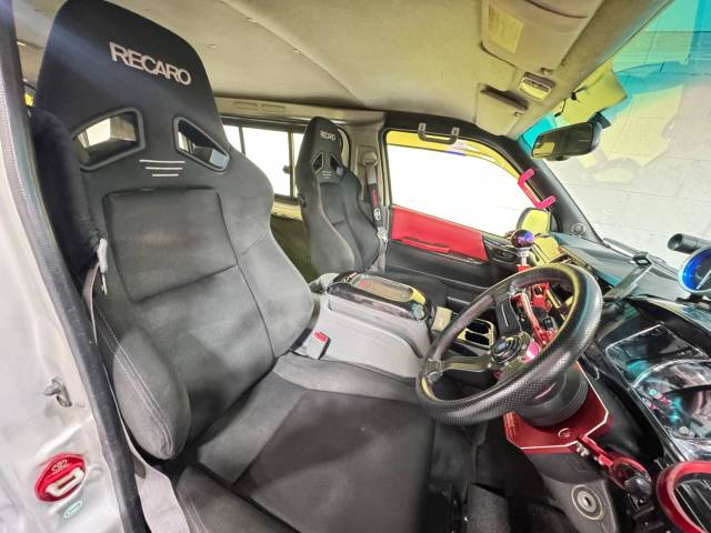 2004 Toyota Hiace DX 2.5 Turbo Diesel Long Wheel Base Auto