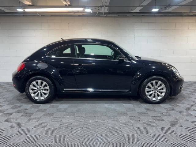 2015 Volkswagen Beetle 1.2 TSI BlueMotion Tech Design Hatchback 3dr Petrol DSG Euro 6 (s/s) (105 ps)