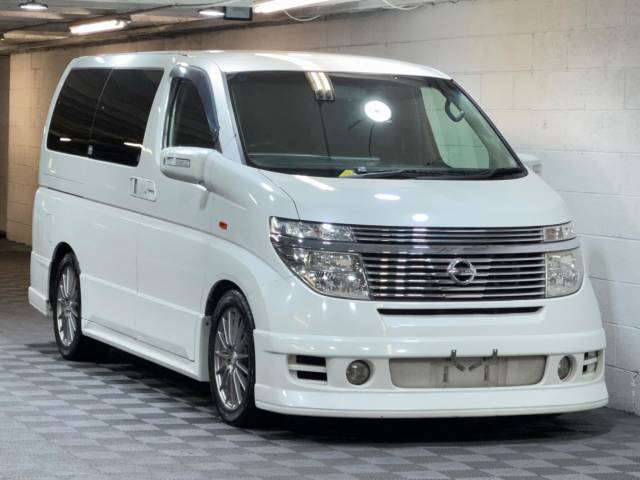 Nissan Elgrand E51 3.5 V6 Highway Star 8 Seat Auto ULEZ MPV Petrol White