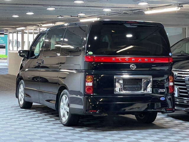 2005 Nissan Elgrand E51 2.5 V6 Highway Star LOW MILEAGE