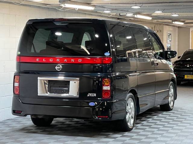 2005 Nissan Elgrand E51 2.5 V6 Highway Star LOW MILEAGE