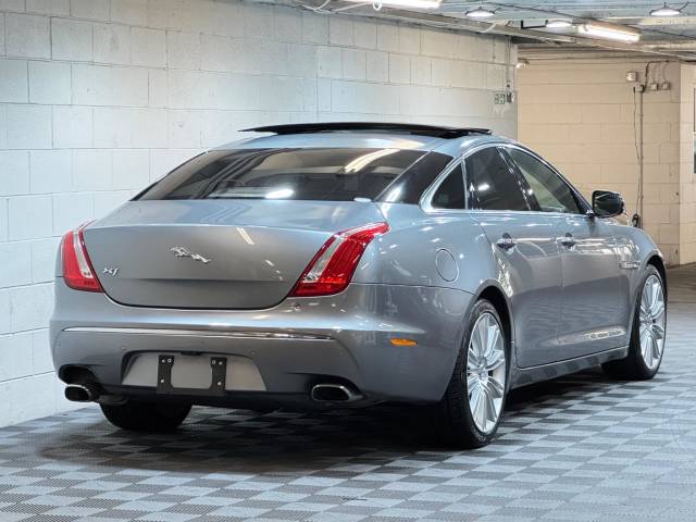 2010 Jaguar Xj 5.0 V8 Premium Luxury Saloon 4dr Petrol Auto Euro 5 (385 ps)