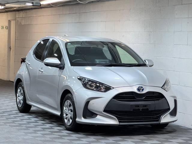 Toyota Yaris 1.5 VVT-h Icon Hatchback 5dr Petrol Hybrid E-CVT Euro 6 (s/s) (116 ps) Hatchback Hybrid Silver