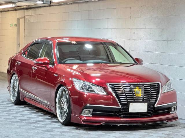 Toyota Crown Hybrid Royal Edition Saloon 2.5 V6 ULEZ Saloon Hybrid Red