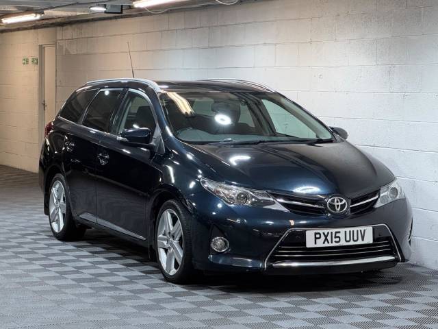 Toyota Auris 1.4 D-4D Excel 5dr [Nav] Estate Diesel GREY