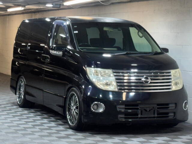 Nissan Elgrand E51 2.5 V6 Highway Star Mystic Black G30 MPV Petrol Black