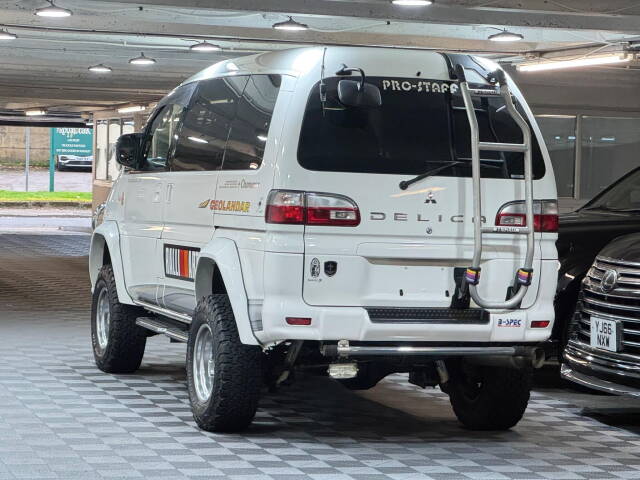 2003 Mitsubishi Delica Spacegear Chamonix 3.0 V6 4WD Auto Lift