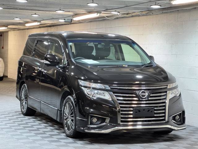 Nissan Elgrand 3.5 V6 350 Highway Star Urban Chrome MPV Petrol Black