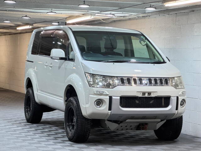 Mitsubishi Delica D5 2.4 G POWER PACKAGE 4WD With LIFT KIT MPV Petrol White