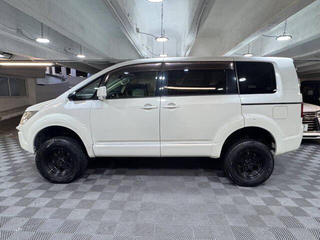 2008 Mitsubishi Delica D5 2.4 G POWER PACKAGE 4WD With LIFT KIT