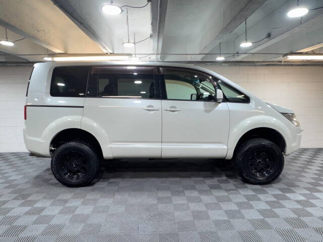 2008 Mitsubishi Delica D5 2.4 G POWER PACKAGE 4WD With LIFT KIT