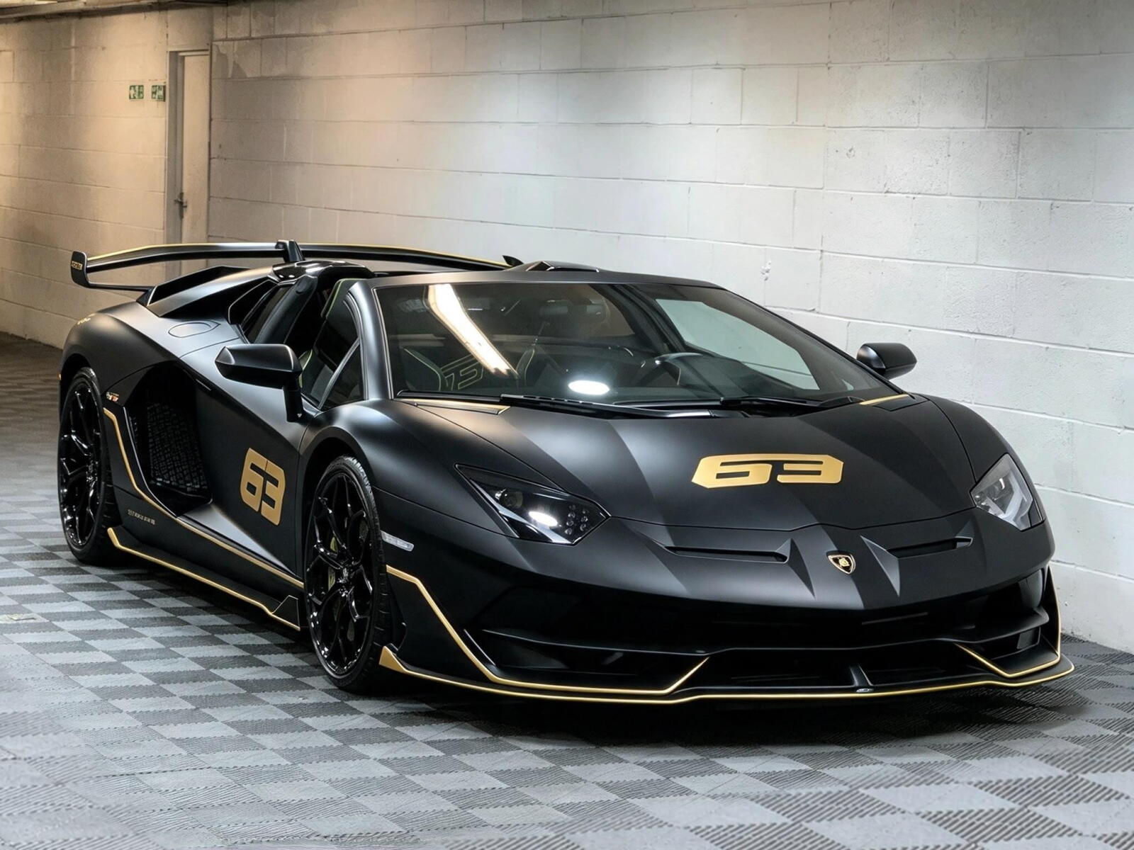 2020 Lamborghini Aventador